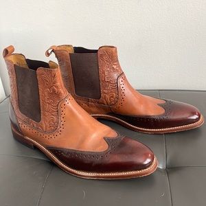 Stacy Adams Mens M2 Wingtip Chelsea Boot - Floral Embossed Leather Boots 11.5